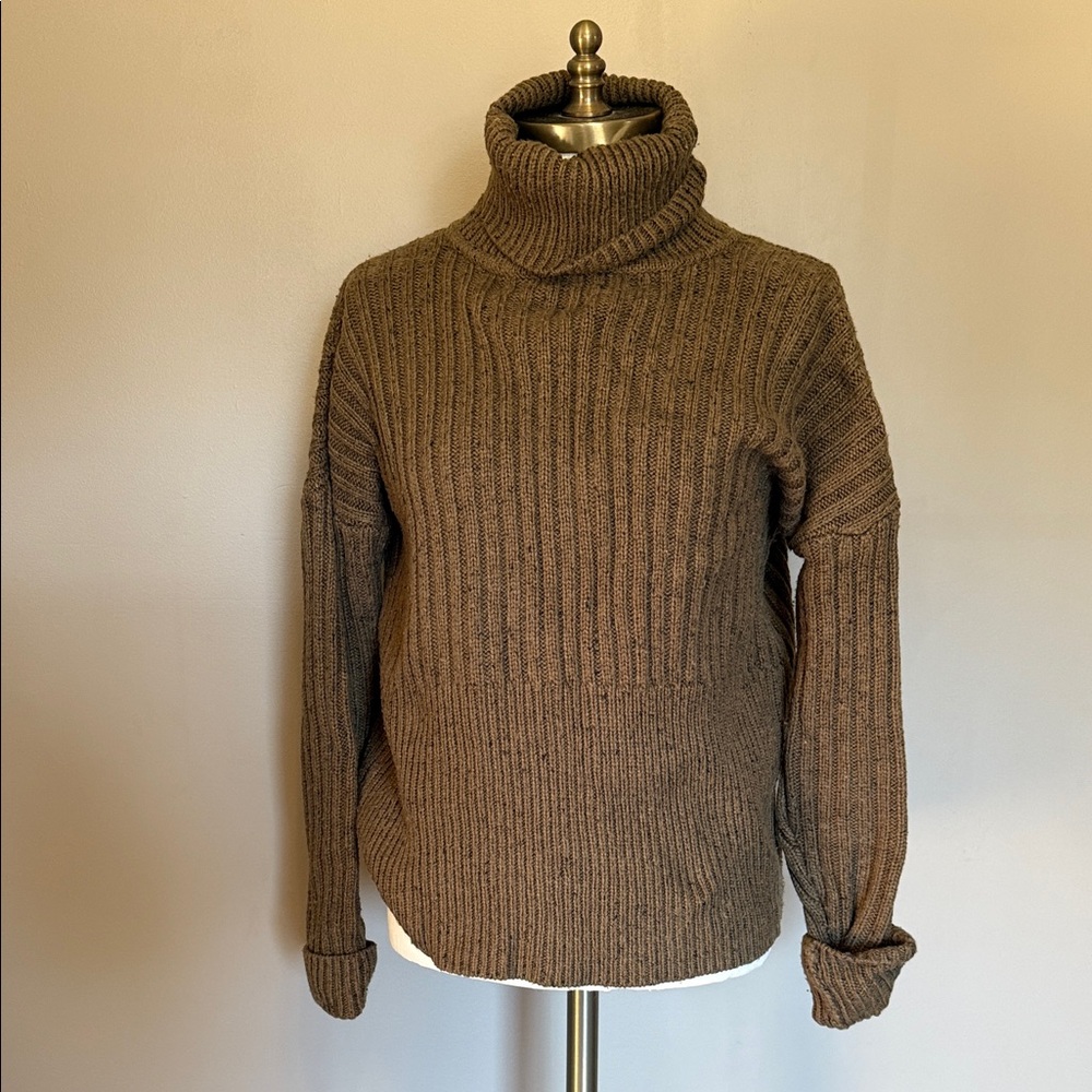 Michael Kors Men's Tan Turtleneck Sweater green/brown